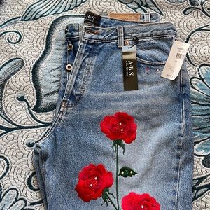 Pants with roses